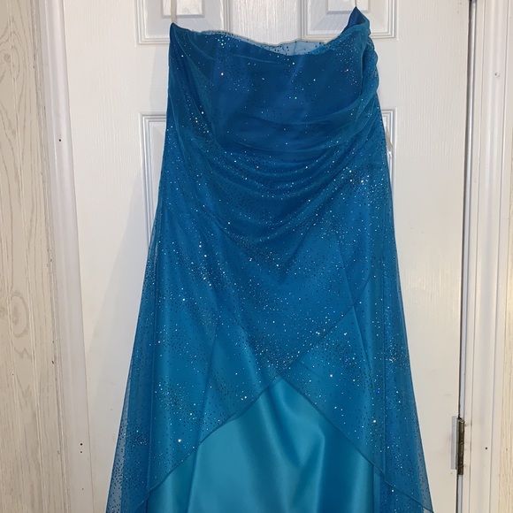 Dress - Picture 2 of 7